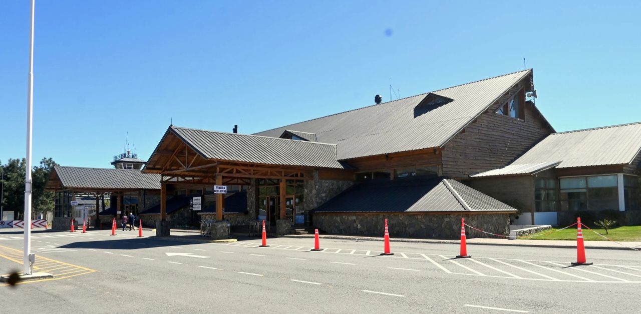 Aviador Carlos Campos Airport